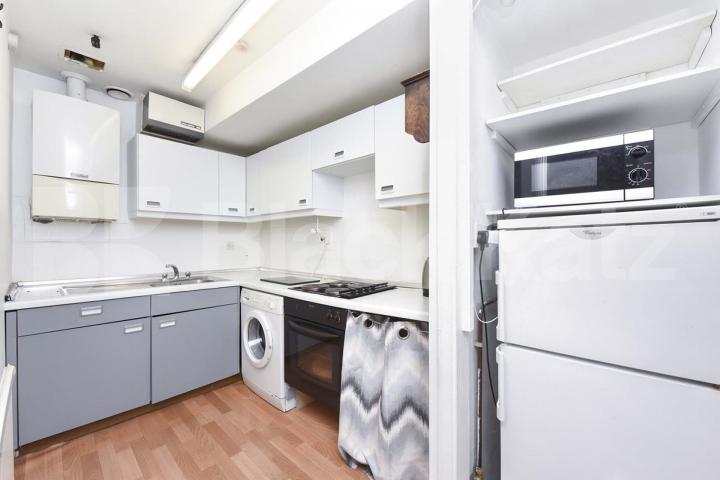 Flooded with natural light & offering 582 Sq.Ft of living entertaining space Clapham Road , Stockwell